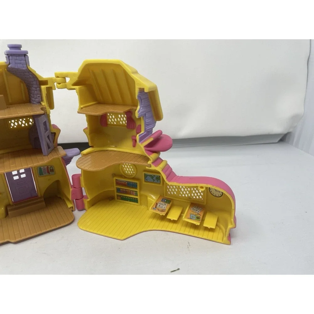 1995‎ Vivid Imaginations Storybook Shoe House Playset – Vintage Dollhouse School